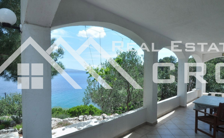 House in peaceful bay with sea view, for sale, Solta Island (3)