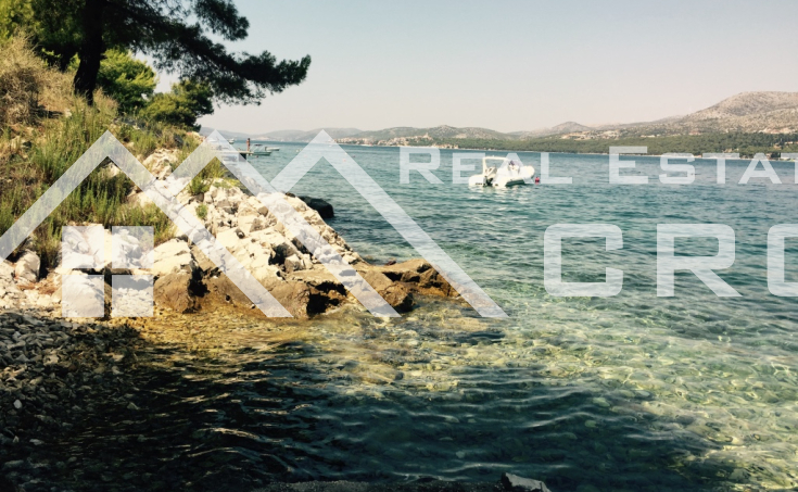 Ciovo properties - Apartment with a garden and sea view, for