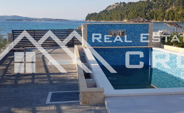 Villa in the first line to the sea for sale, Primosten (12)