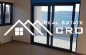 Villa in the first line to the sea for sale, Primosten (18)