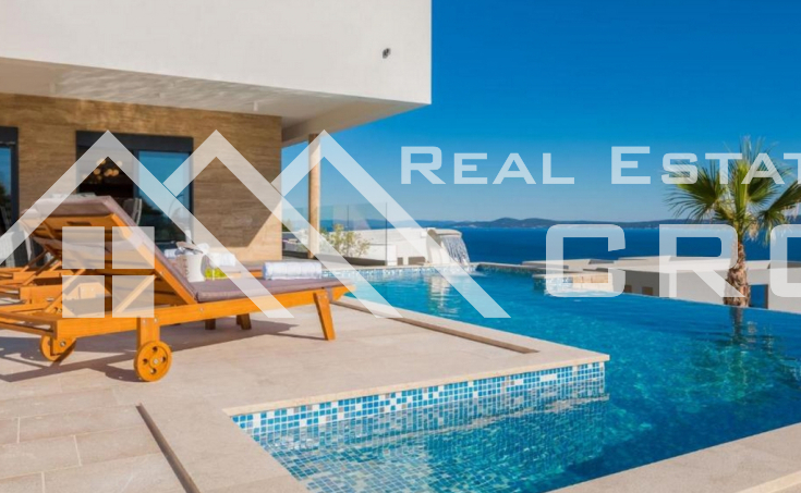 Ciovo properties – Wonderful deluxe villa with swimming pool and sea view for sale