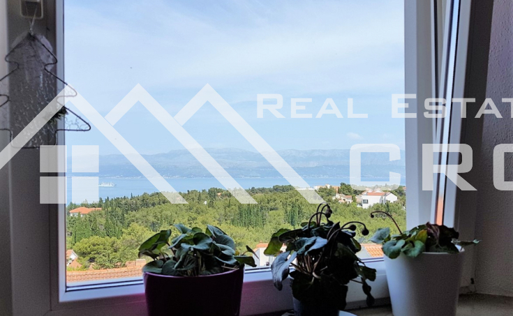 Furnished two-bedroom apartment with a sea view, for sale (1)