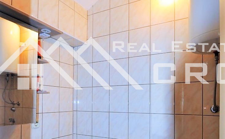 Furnished two-bedroom apartment with a sea view, for sale (8)