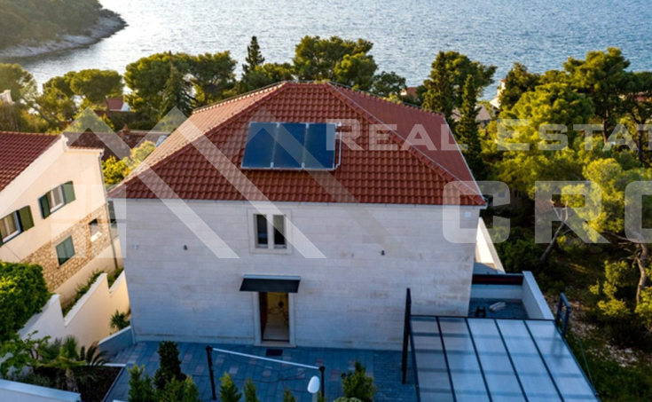 Brac properties - Opulent villa with a swimming pool and beautiful sea views, for sale