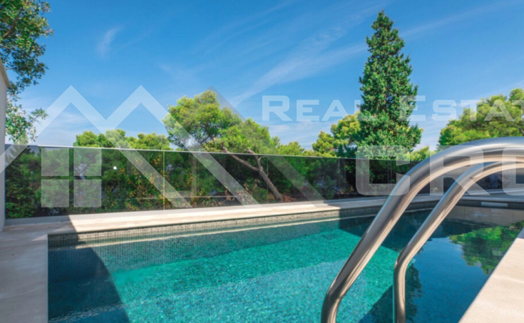 Opulent villa with a swiming pool and beautiful sea views, for sale (3)