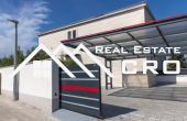 Opulent villa with a swiming pool and beautiful sea views, for sale (16)