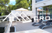 Opulent villa with a swiming pool and beautiful sea views, for sale (2)