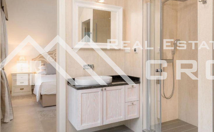 Fantastic fully furnished villa situated first row to the sea with panoramic views, for sale (10)