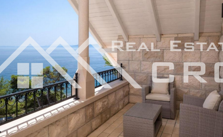 Fantastic fully furnished villa situated first row to the sea with panoramic views, for sale (6)