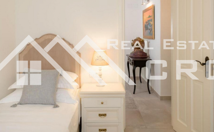 Fantastic fully furnished villa situated first row to the sea with panoramic views, for sale (9)