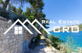 House in the first line to the sea for sale, Brac island (11)