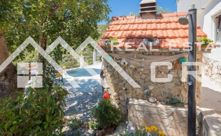 Fantastic fully furnished house with a panoramic sea view, in a peaceful bay, for sale (6)