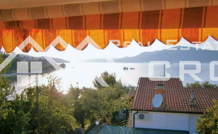 Ciovo properties - Semi-detached house on an excellent position, second row to the sea, for sale