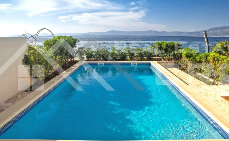  Semi-detached property with two villas and swimming pools in the first row to the sea, for sale (14)