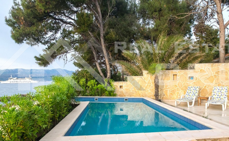  Semi-detached property with two villas and swimming pools in the first row to the sea, for sale (2)