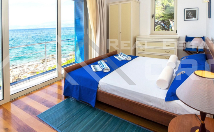  Semi-detached property with two villas and swimming pools in the first row to the sea, for sale (4)