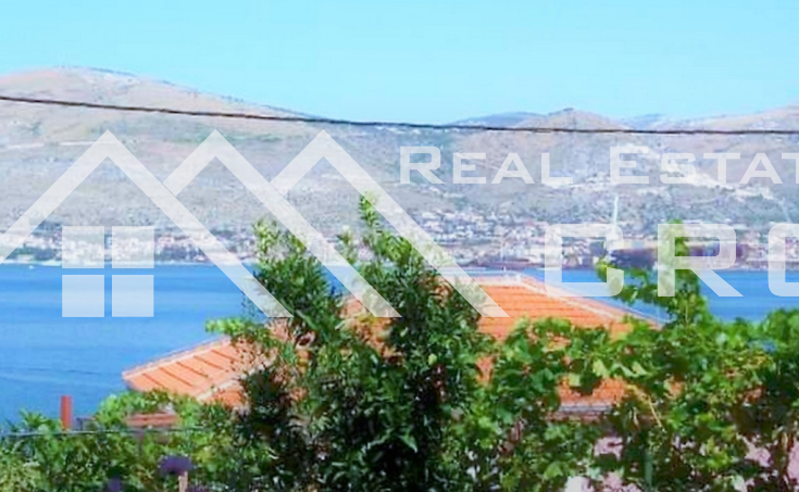 House with two garages in a great location, close to the sea and beach, for sale (5)