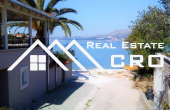 House with two garages in a great location, close to the sea and beach, for sale (2)