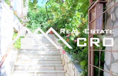 House with two garages in a great location, close to the sea and beach, for sale (6)