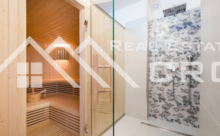 Fully furnished luxury villa with three floors, placed near the sea and a beach, for sale (14)_5_11zon