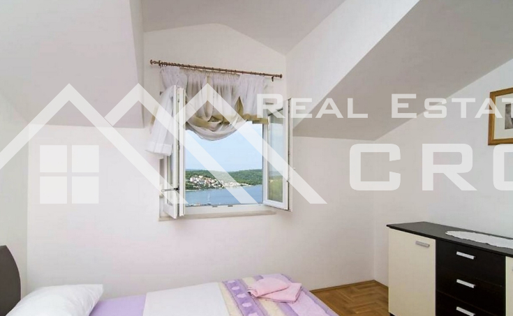 Villa with three spacious, fully furnished apartments and a beautiful courtyard, for s (9)