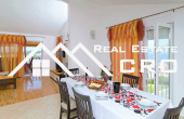 Villa with three spacious, fully furnished apartments and a beautiful courtyard, for s (8)