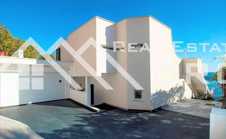 Modern house with panoramic views of the sea and islands, in a quiet area near Omis, for sale (10)