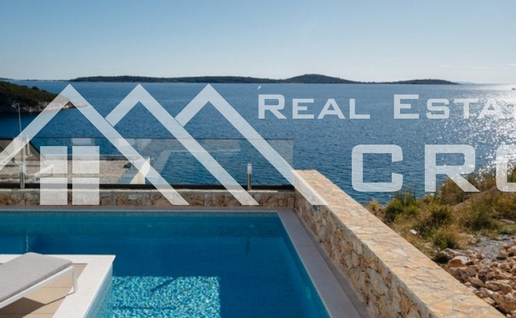 Luxurious newly built villa with a swimming pool and open sea views, suuroundings of Trogir, for sale (4)