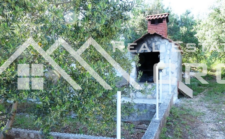 Apartment house in a great location, close to the sea and beaches, for sale (10)