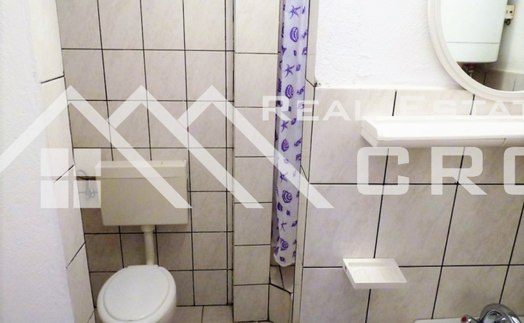 Apartment house in a great location, close to the sea and beaches, for sale (11)