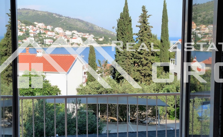 Apartment house in a great location, close to the sea and beaches, for sale (3)
