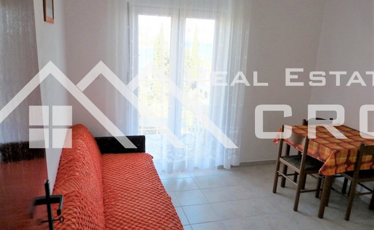 Apartment house in a great location, close to the sea and beaches, for sale (6)