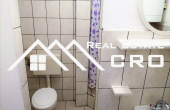 Apartment house in a great location, close to the sea and beaches, for sale (11)