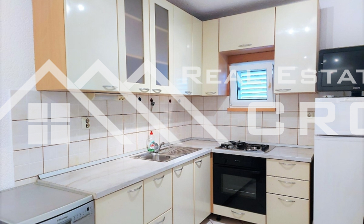 Furnished two-bedroom apartment, in a quiet area, for sale (2)