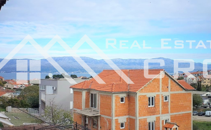 Furnished two-bedroom apartment, in a quiet area, for sale (4)
