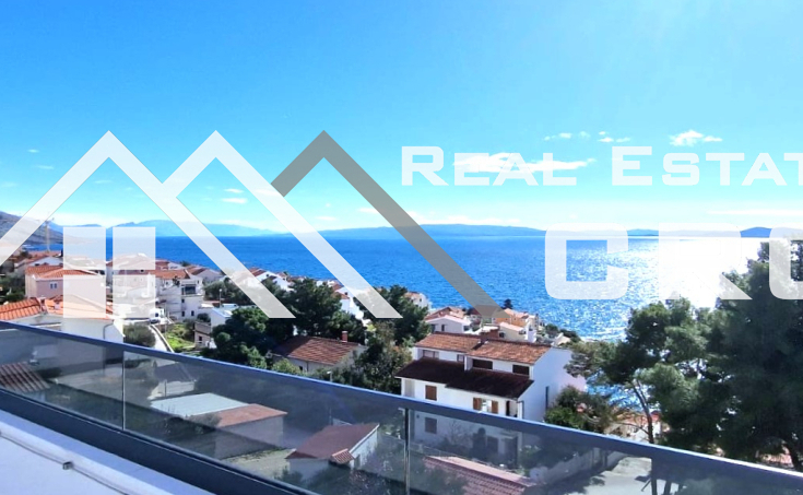 Ciovo properties - Two-bedroom apartments in a modern building with a shared pool and an elevator, near the sea, for sale