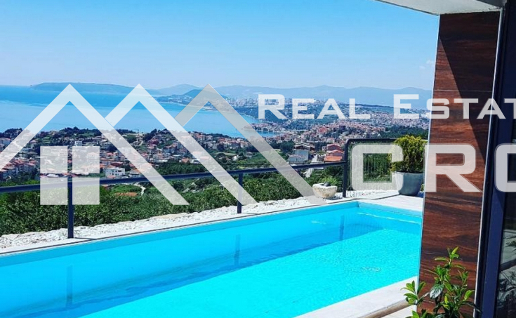 Two modern villas with swimming pools, on a spacious plot with a beautiful sea view, surroundings of Split, for sale (12)