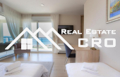 Two modern villas with swimming pools, on a spacious plot with a beautiful sea view, surroundings of Split, for sale (3)