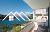 Luxurious villa placed in the first row to the sea, in a quiet bay with a beautiful beach, for sale (9)