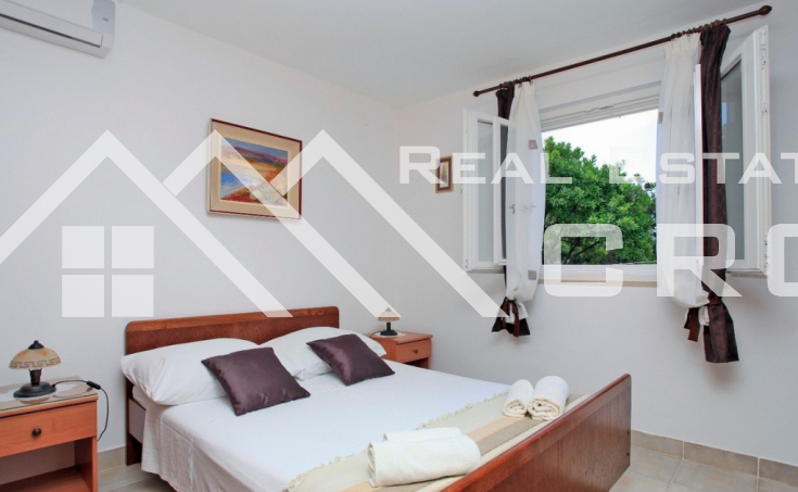 Furnished stone villa placed first row to the sea, in a charming bay, for sale (10)