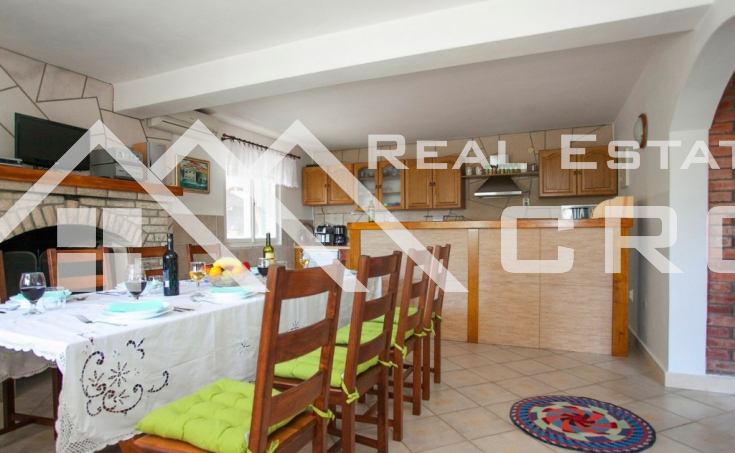 Furnished stone villa placed first row to the sea, in a charming bay, for sale (3)