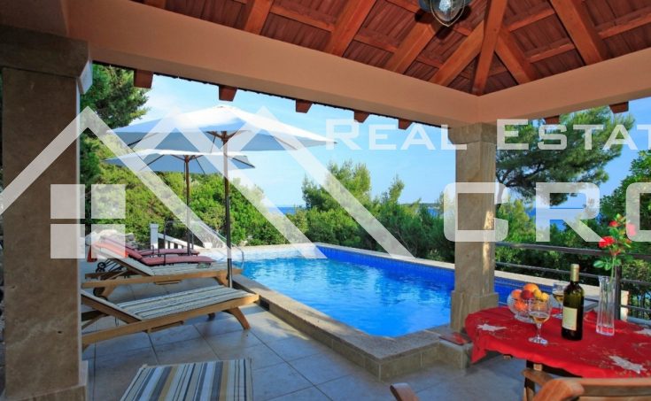 Furnished stone villa placed first row to the sea, in a charming bay, for sale (7)