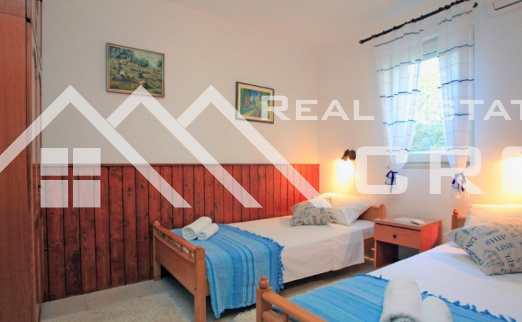 Furnished stone villa placed first row to the sea, in a charming bay, for sale (9)