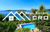 Furnished stone villa placed first row to the sea, in a charming bay, for sale (2)