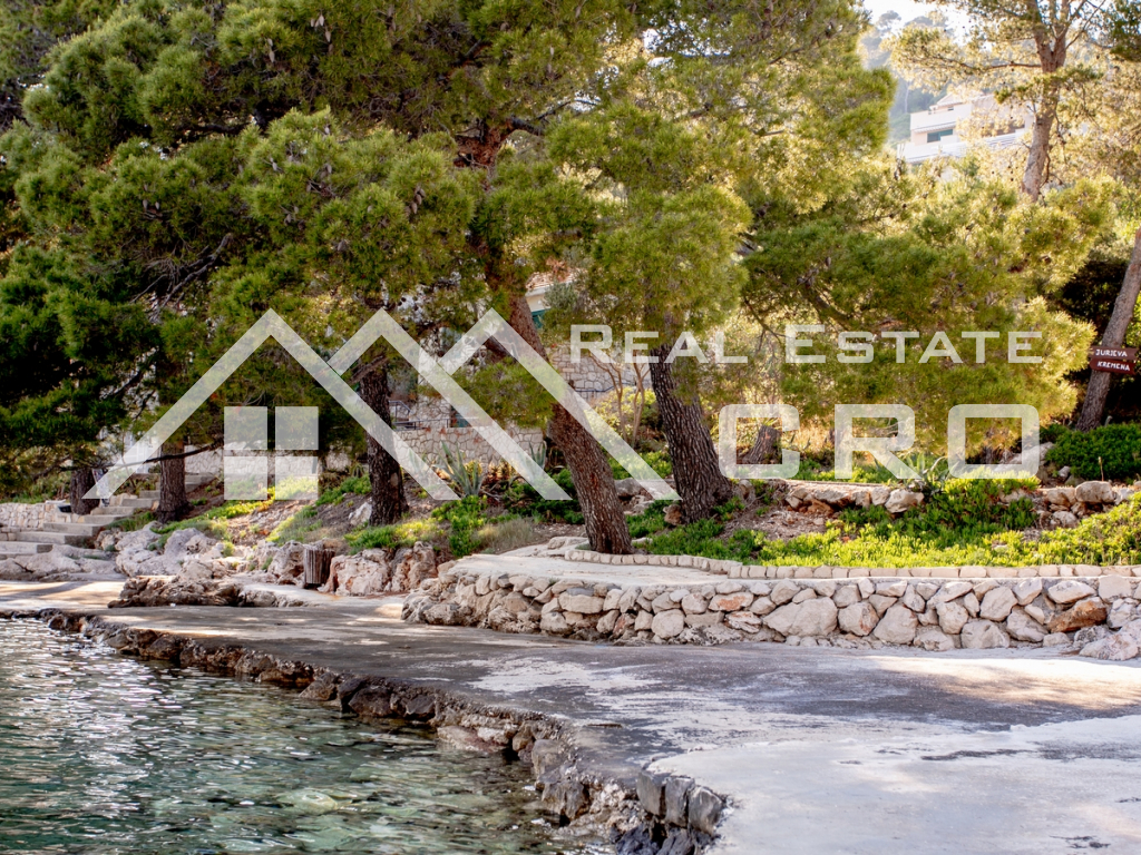 Nekretnine Dubrovnik Apartmanska kuća u mirnom okruženju, prvi red do