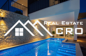 Luxurious three-floor villa with a heated pool, boasting beautiful sea views, for sale (2)