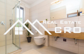 Luxurious three-floor villa with a heated pool, boasting beautiful sea views, for sale (7)