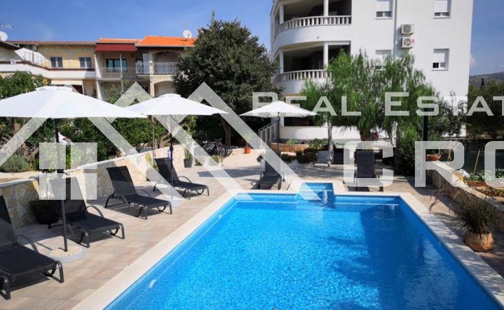 Rogoznica properties - Large apartment villa with a swimming pool, close to the sea and beaches, for sale
