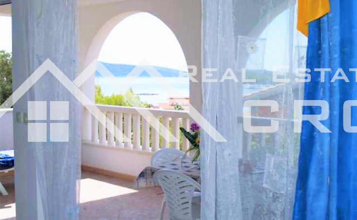 Apartment house in a great location near amenities and with a sea view, for sale (4)