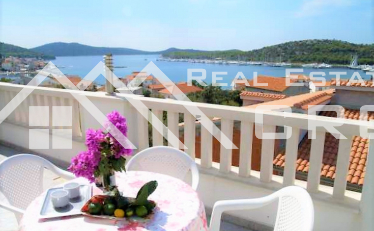 Rogoznica properties - Apartment house in a great location near amenities and with a sea view, for sale